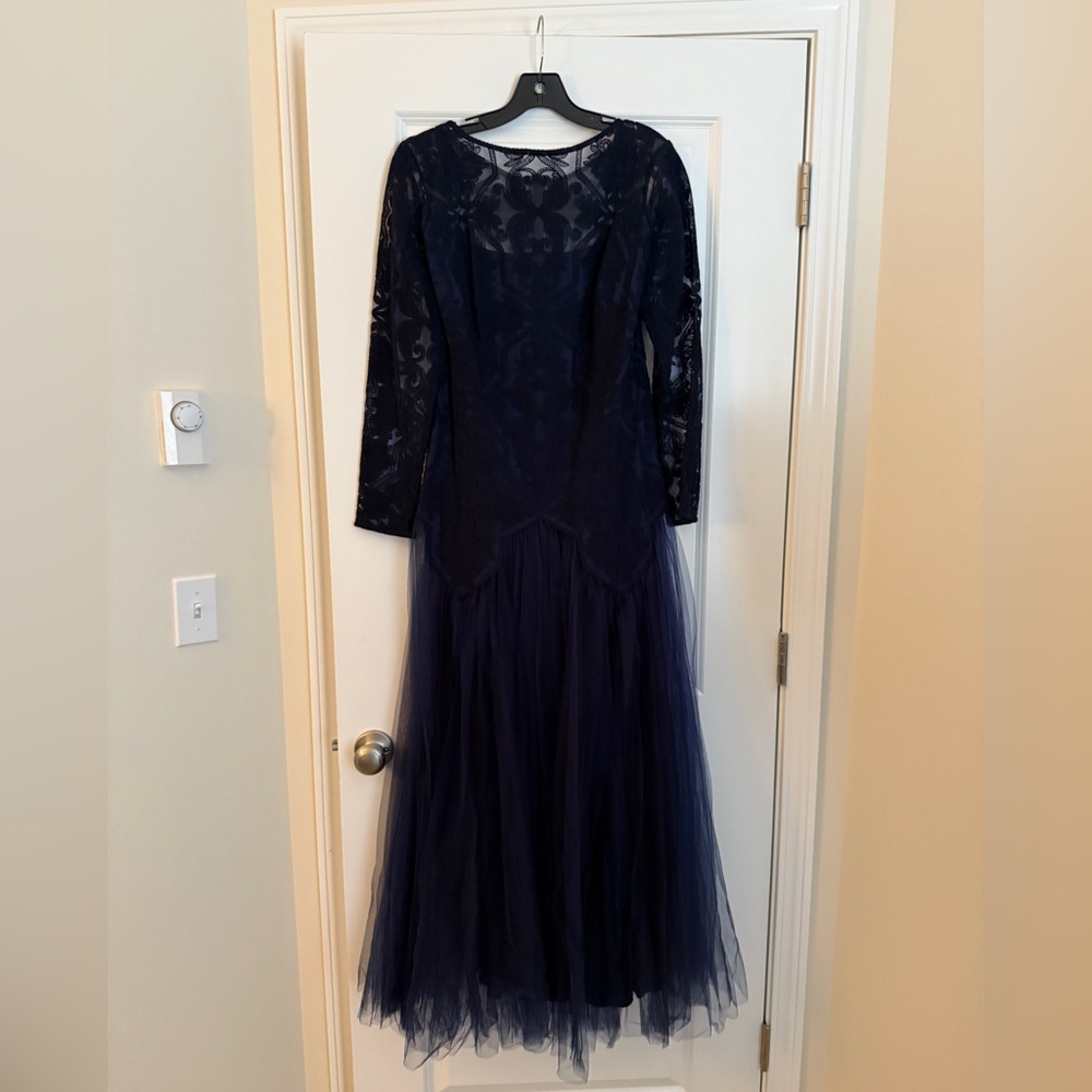 Tadashi Shoji Navy Blue Lace/Tulle Evening Gown